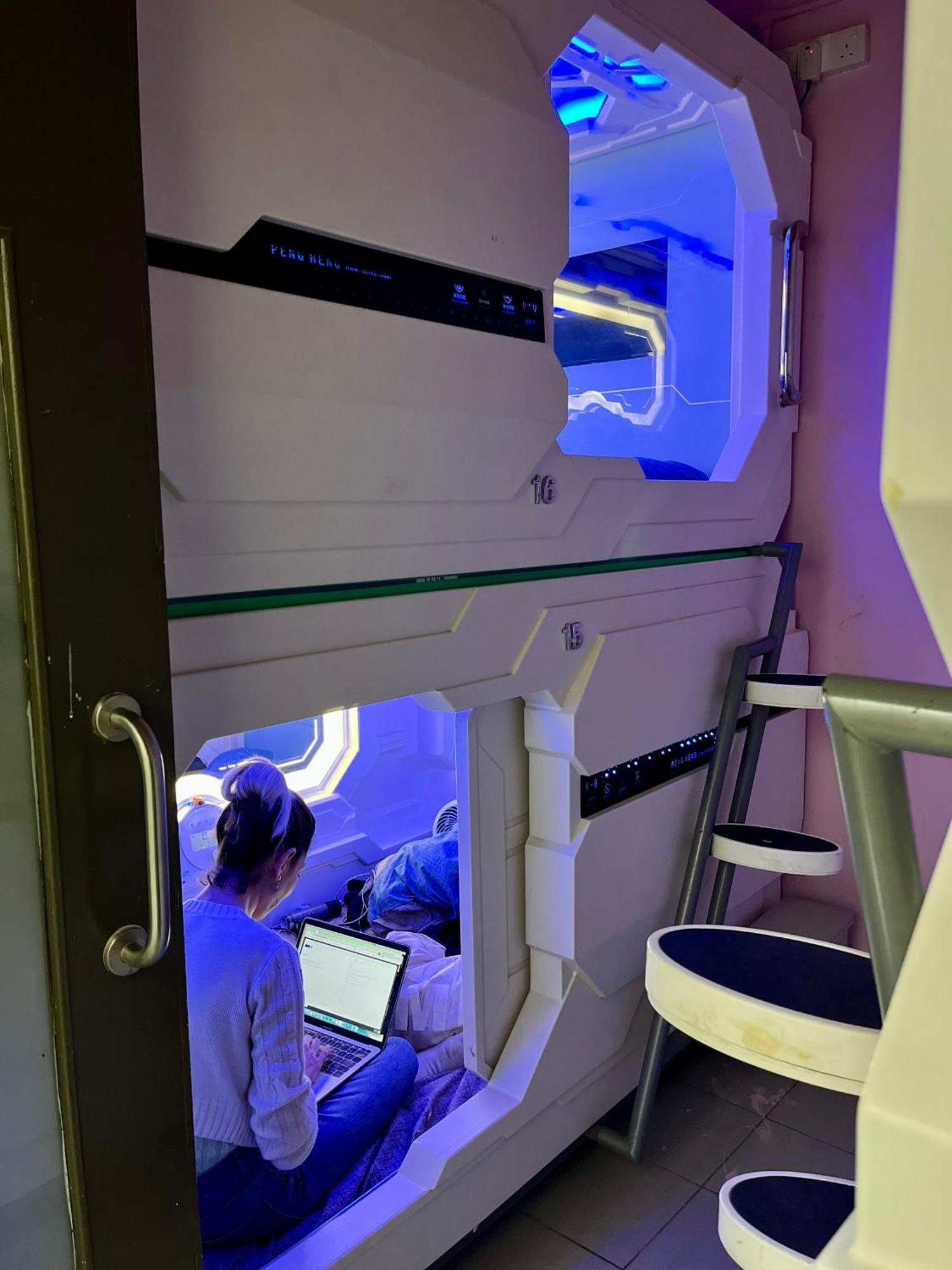 קואלה לומפור Bestow Capsule Hostel מראה חיצוני תמונה